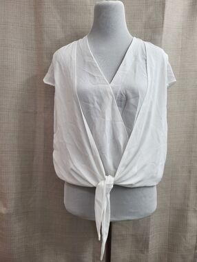 Gabrielle Union Women's Cap Sleeve White V-Neck Tie Front Blouse Size Small NWT
